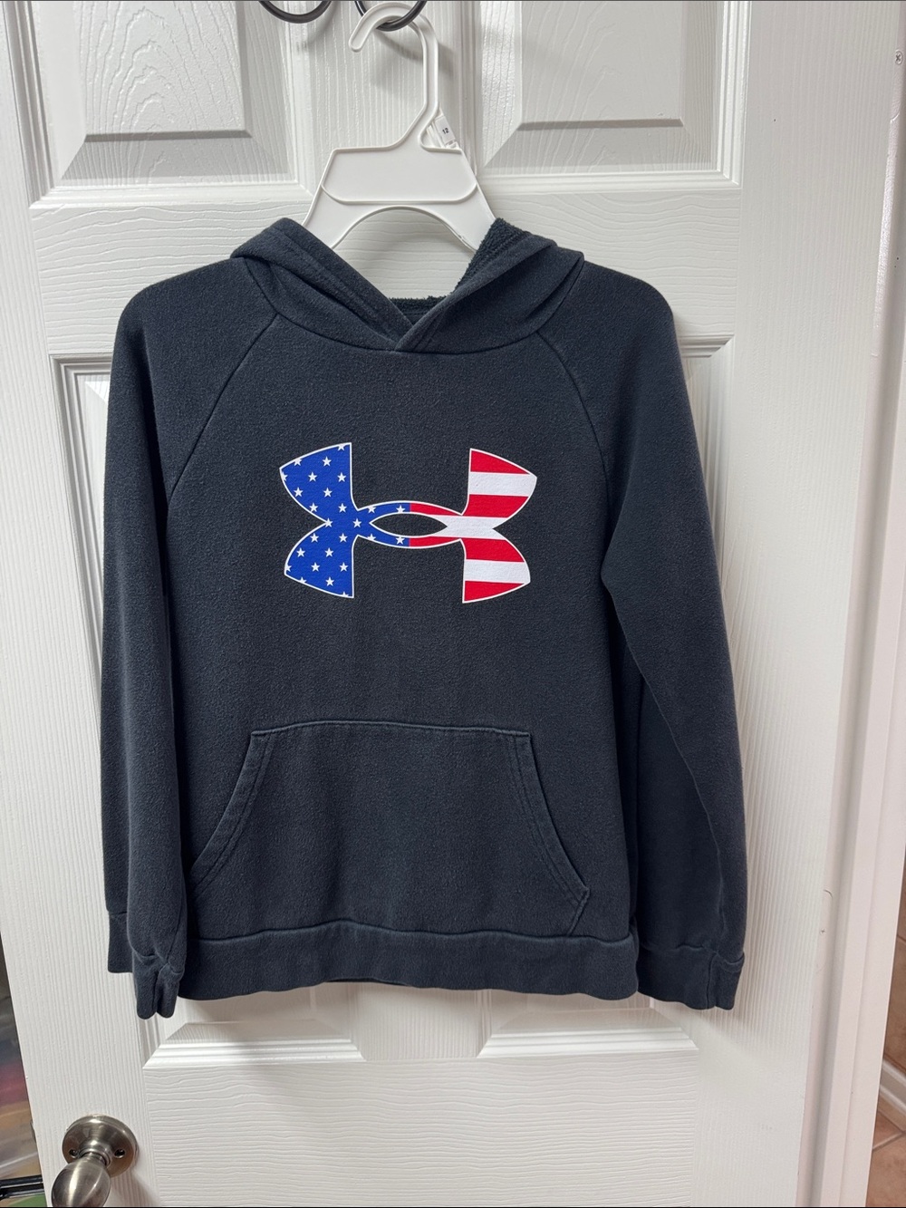 Under Armour Kids Black Hoodie with American Flag Logo (YMD)